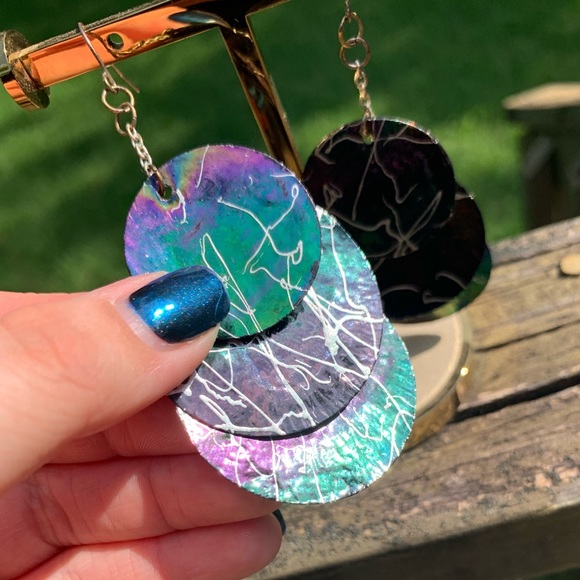 Rainbow Shell Splatter Paint Dangle Earrings - Picture 7 of 13